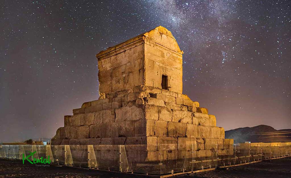 Pasargadae historical tour
